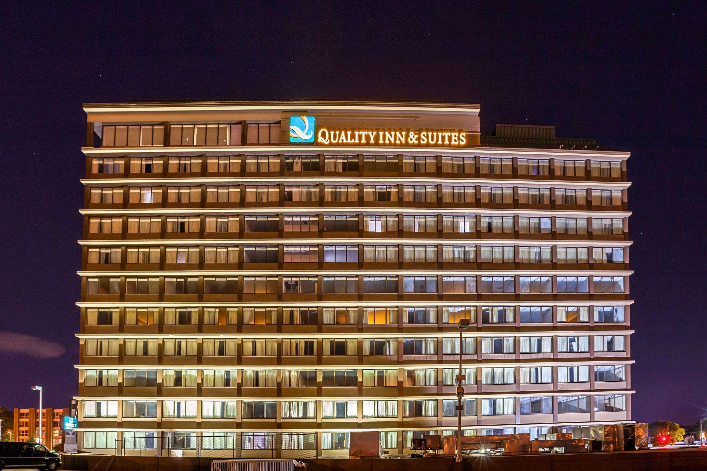 Quality Inn & Suites Цинциннати Экстерьер фото