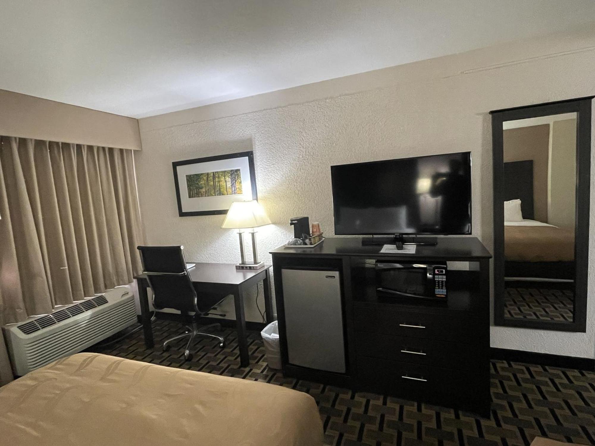 Quality Inn & Suites Цинциннати Экстерьер фото